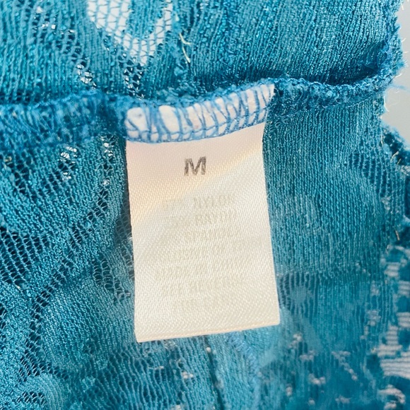 FREDRICK’S OF HOLLYWOOD Medium Scalloped Lace Set - Picture 7 of 12